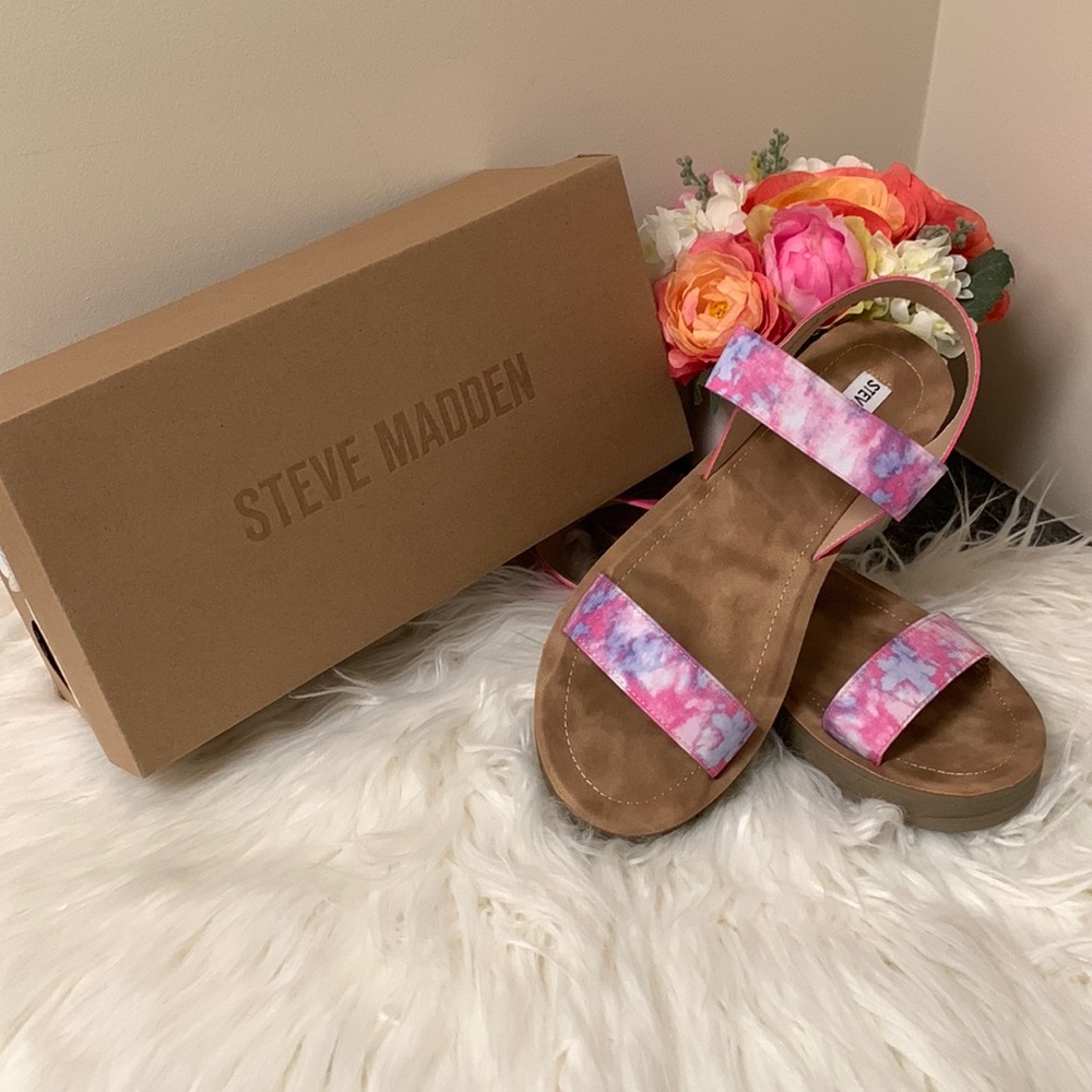 Jadyn tye dye sandals
